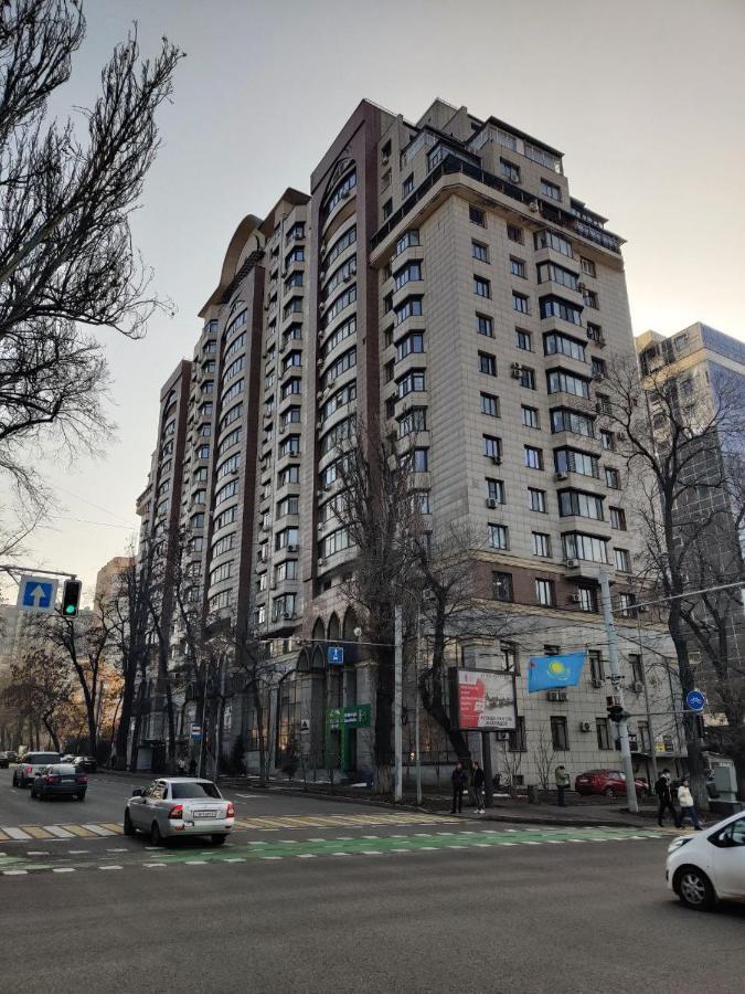 Комната В 4Х Комнатной Квартире אלמטי מראה חיצוני תמונה
